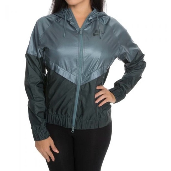 Nike Women's Two-Tone Windbreaker Jacket - Picture 1 of 11